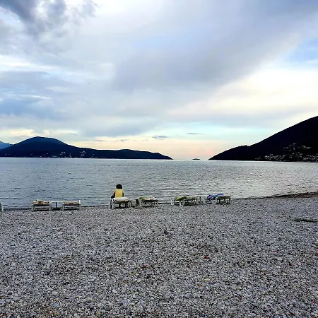 Apartmani Porat Igalo Esterno foto